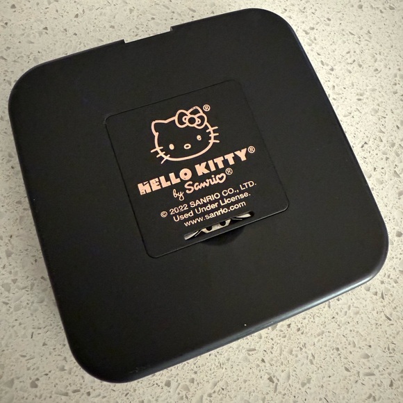 Hello Kitty Compact Mirror with Magnification - Picture 4 of 6